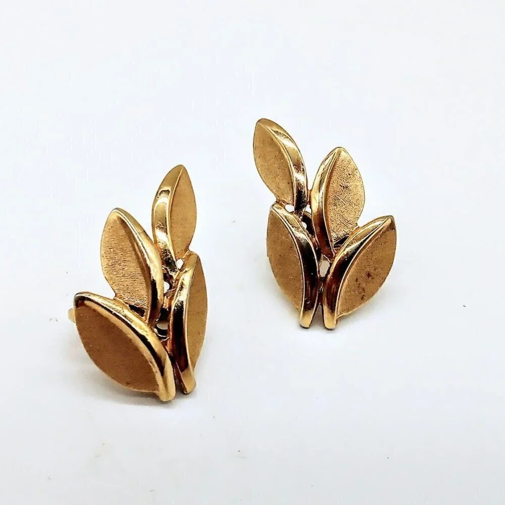 Vintage Trifari Brushed Polished Gold Leaves Clip-On Earrings